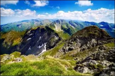 Comment le président de la Roumanie s'appelle-t-il ? (2017)