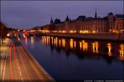 Dans la nuit du 19 au 20 août 1944, quelle armée parvient à franchir la Seine ?