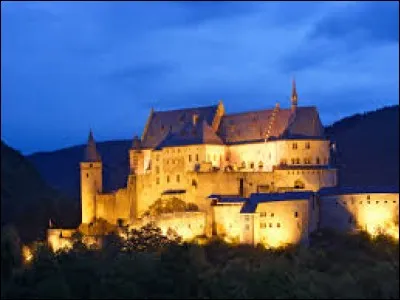 Laquelle de ces langues n'est pas une langue officielle au Luxembourg ?