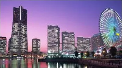 Dans quel pays se situe Yokohama qui est une ville portuaire comptant 3,7 millions d'habitants ?