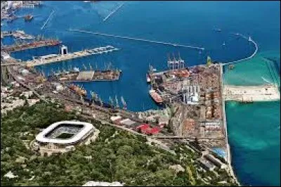 Dans quel pays se situe Odessa qui est une ville portuaire sur la mer Noire ?