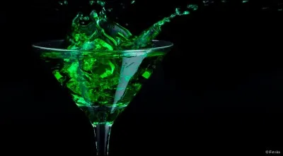 Quel est cet alcool de couleur verte ?