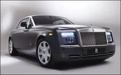 Quelle est la plus grande concurrente de la Rolls-Royce Phantom ?