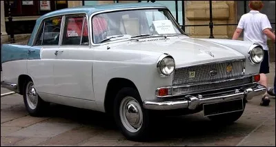 Cette marque a disparu en 1988. Quelle est cette voiture ?