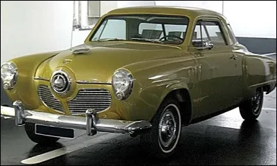 Quelle est cette voiture, de ce constructeur américain disparu en 1967 ?