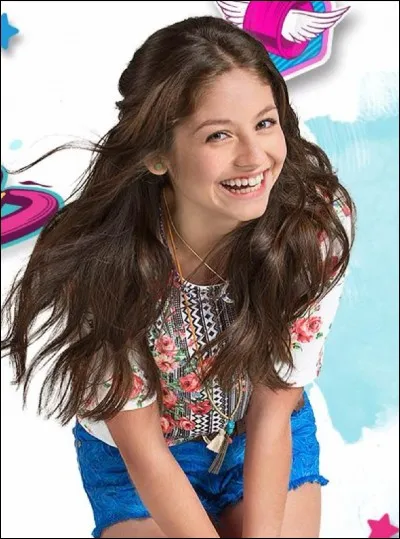 Elle est amoureuse de :