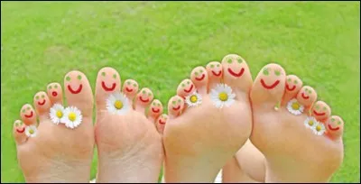 Jongler avec les pieds.