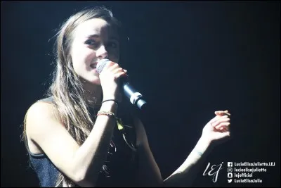 De quel instrument joue &Eacute;lisa ?