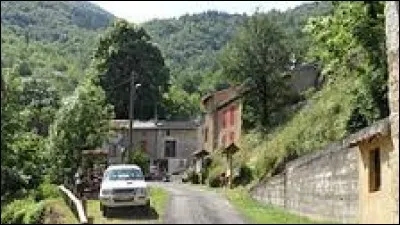 Nous partons dans l'Aude, à Fontanès-de-Sault. Tout petit village de seulement 5 habitants, il se situe dans l'ancienne région ...