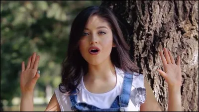 Chante-t-elle beaucoup ?