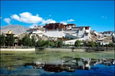 A quelle altitude placez-vous la ville de Lhassa, capitale de la province chinoise du Tibet ?