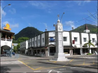 À l'inverse, quel est l'État le moins peuplé de l'UE ? 
Sans rapport : la plus petite capitale du monde est Victoria aux Seychelles ; 30 000 habitants et un seul feu rouge !