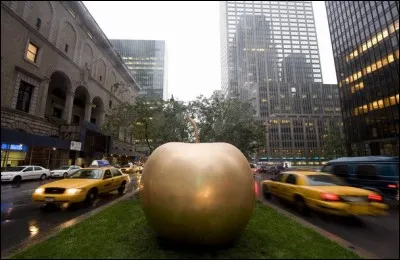 Quelle ville est surnommée "Big Apple" ?