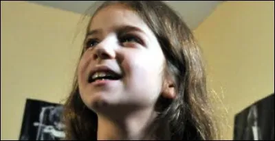 À quel âge a-t-elle commencé à chanter avec Gloria, Esteban, Nilusi et Gabriel ?