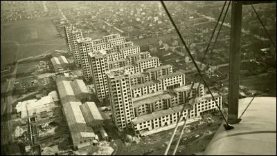 Dans quelle ville a été construit ce grand ensemble entre 1931 et 1934 ? Il s'agit de la cité de la Muette, dans le département de la Seine-Saint-Denis :