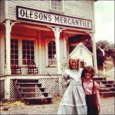 Comment s'appelle le petit frère de Nellie ?