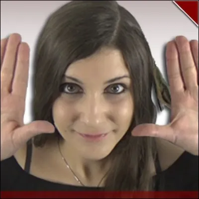 Qui est cette youtubeuse ?