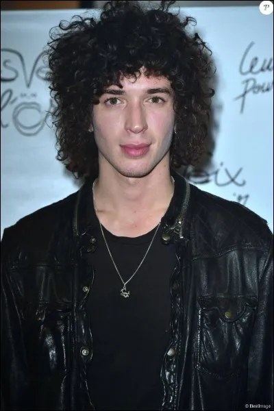 Il a fait les chansons : "I Cry, Miracle...". Qui est le chanteur ici ?