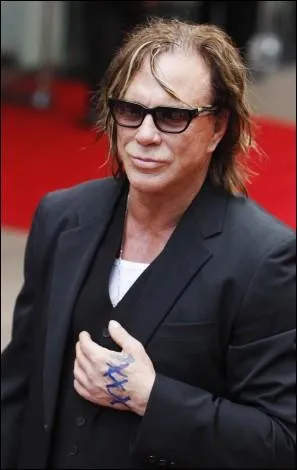 Dans l'entretien qu'il a donn aux Inrockuptibles, Mickey Rourke explique qu'il a appris...