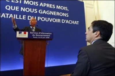 Dj pingl par la Cour des comptes pour son contrat avec Patrick Buisson, l'Elyse demeure muet sur un autre contrat avec un conseiller opinion. De qui s'agit-il ?