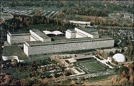 Où se trouve, depuis 1961, le siège de la CIA ?