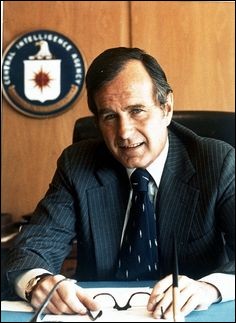 Seul directeur de la CIA à être ensuite devenu Président des Etats-Unis, il a dirigé l'agence de janvier 1976 à juin 1977. De qui s'agit-il ?
