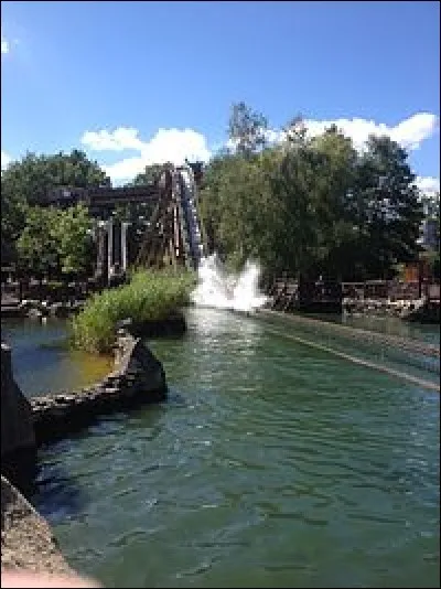 Cette attraction a été construite par Hopkins Rides Inc et a ouvert en 1995.