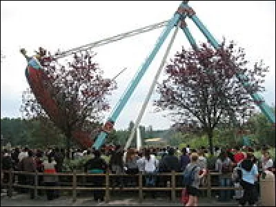 Retrouvez le nom de cette attraction à sensations du Parc Astérix ouverte le 30 avril 1989, en même temps que le parc !