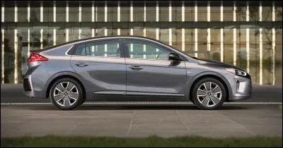 H : Lequel de ces modèles de Hyundai est une hatchback ?