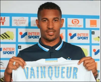 Dans quel club jouait William Vainqueur ?