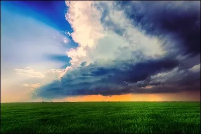 Je suis entourée d'une enveloppe gazeuse qui est...