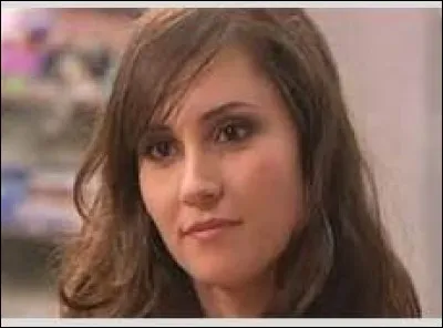 Comment se prénommait la tentatrice embauchée par Estelle et Djawad ?