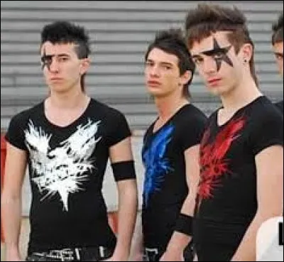 Quel genre de musique électronique devient à la mode cette année-là ?