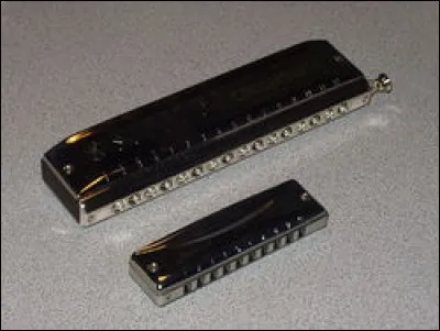 L'harmonica est un instrument de musique à vent.