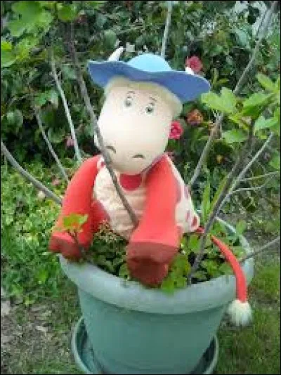 Vous l'avez reconnue bien sûr ! C'est Azalée, la vache dans "Le Manège enchanté", choisissez la bonne image.