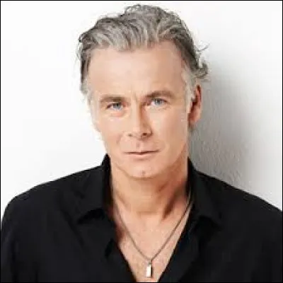 Avec qui Franck Dubosc fait-il du canoë ?