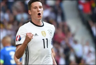 Qui est ce footballeur ?