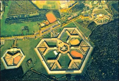 FLEURY-MEROGIS - Dans lequel de ces départements se situe cette ville ?