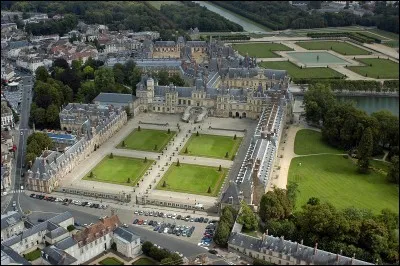 FONTAINEBLEAU - Comment appelle-t-on les habitants de cette sous-préfecture de Seine-et-Marne ?