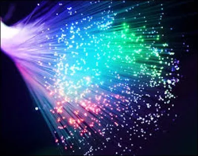 Que conduit la fibre optique ?