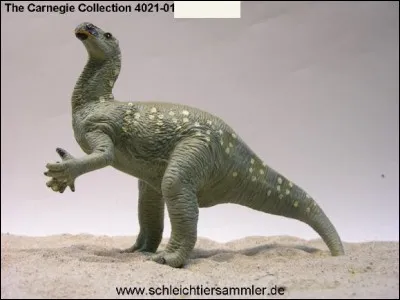 Quel dinosaure représente cette figurine ?