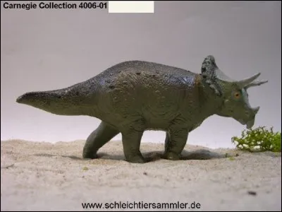 Quel dinosaure représente cette figurine ?