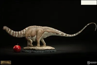 Quel dinosaure représente cette figurine ?