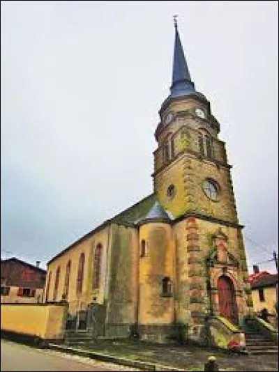 Voici l'église Saint-Mathieu de Domnom-lès-Dieuze. Village de l'ancienne région Lorraine de 86 habitants, il se situe dans le département ...