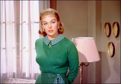 Née le 13 février 1933, on voit cette actrice américaine dans "L'homme au bras d'or" et surtout dans "Vertigo" où elle est Judy / Madeleine. De qui s'agit-il ?