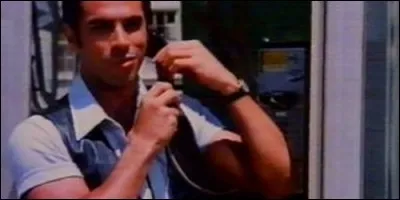 Quel membre de l'&eacute;quipe recontre Frankie Santana en premier ?