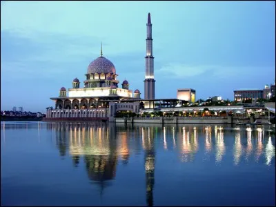 Quelle ville reste cependant la capitale de la Malaisie à toutes les autres échelles ?