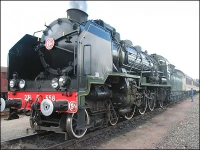 La locomotive Crampton a été utilisée pour le tournage d'un feuilleton télévisé de 1967. L'action de déroule sur une voie posée sur une section de la ligne inachevée la « Transcévenole ». Comment s'appelle cette série dans laquelle on retrouve Jacques Santi ?