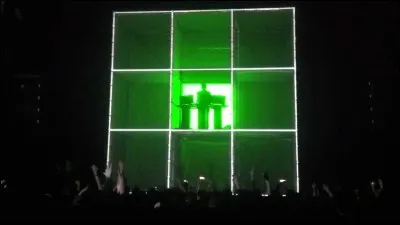 Quel est le nom du premier album d'Etienne De Crécy ?