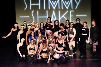 Qui a chanté "Shimmy Shake" en 1995 ?